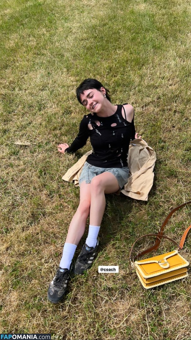 Maisie Williams Nahý Uniklá fotka #12