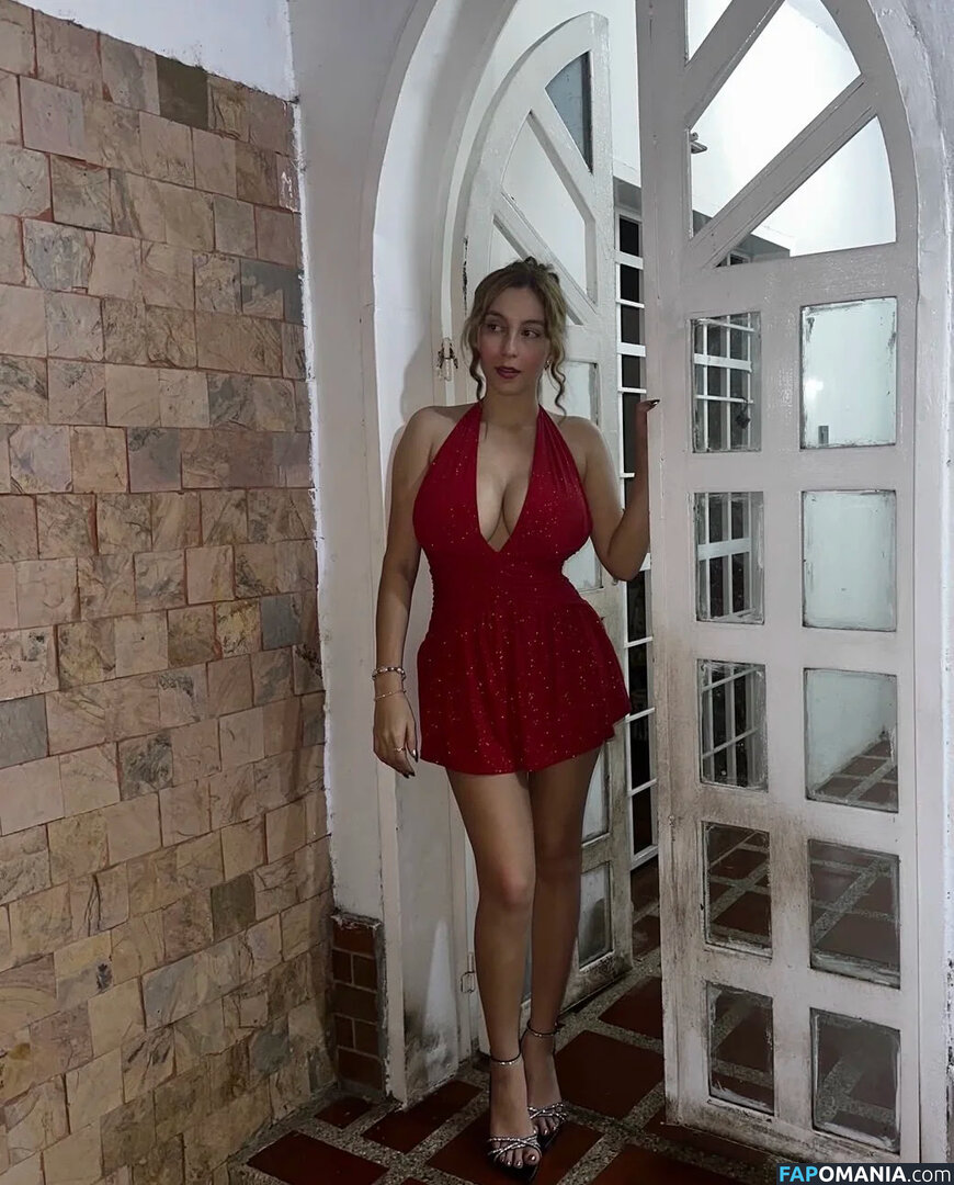 Maria Celeste / https: / mariacelesteguevaraa Nahý OnlyFans  Uniklá fotka #16