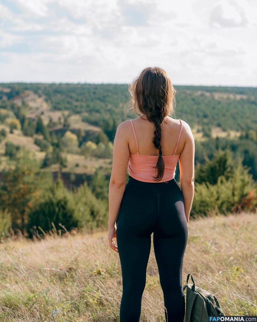 Marusya Shiklina / Marusya outdoors / marusya / marusya.shiklina Nahý OnlyFans  Uniklá fotka #33