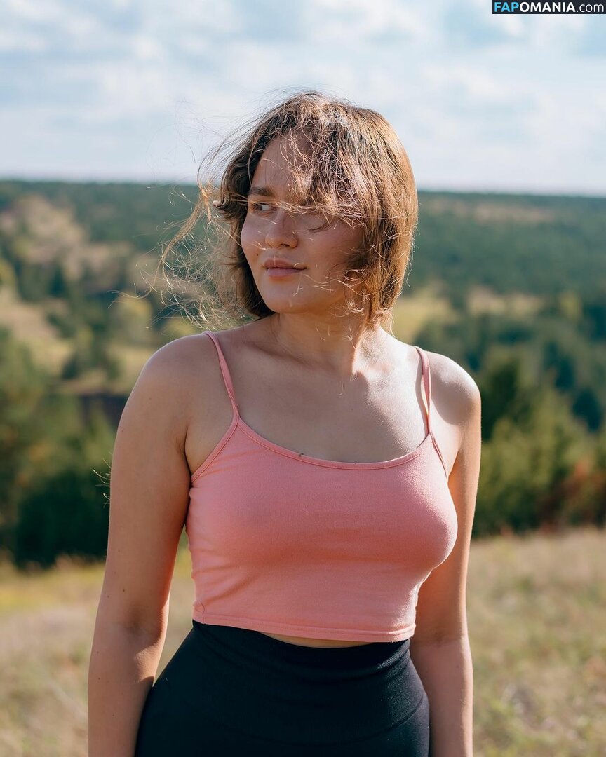 Marusya Shiklina / Marusya outdoors / marusya / marusya.shiklina Nahý OnlyFans  Uniklá fotka #35