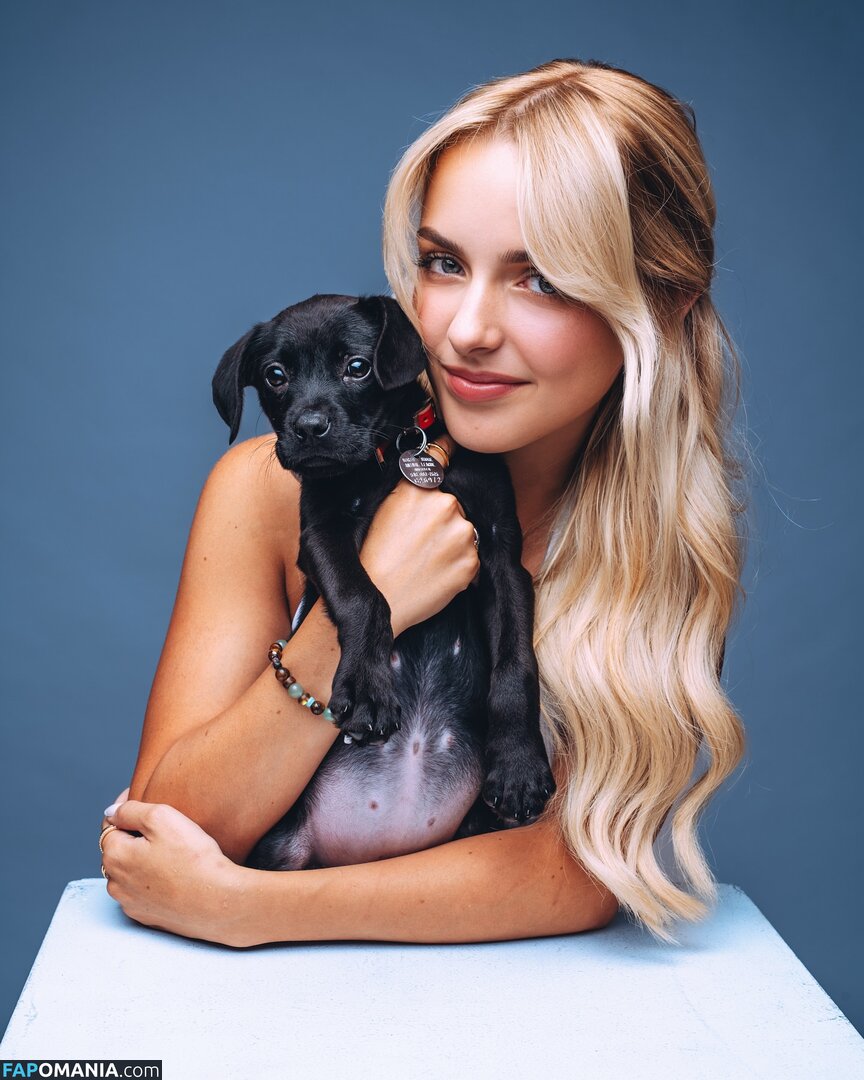 Mckenna Grace / mckennagrace / mckennagraceful Nahý OnlyFans  Uniklá fotka #183