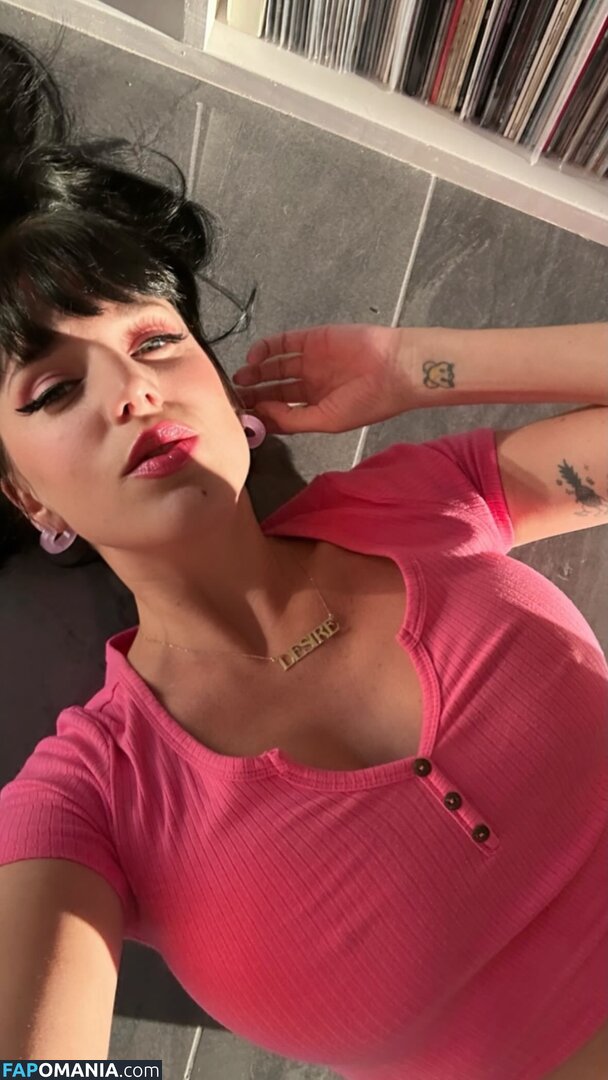 Desire (desire_musicofficial / Megan Louise / desire_musicofficial Nahý OnlyFans  Uniklá fotka #3