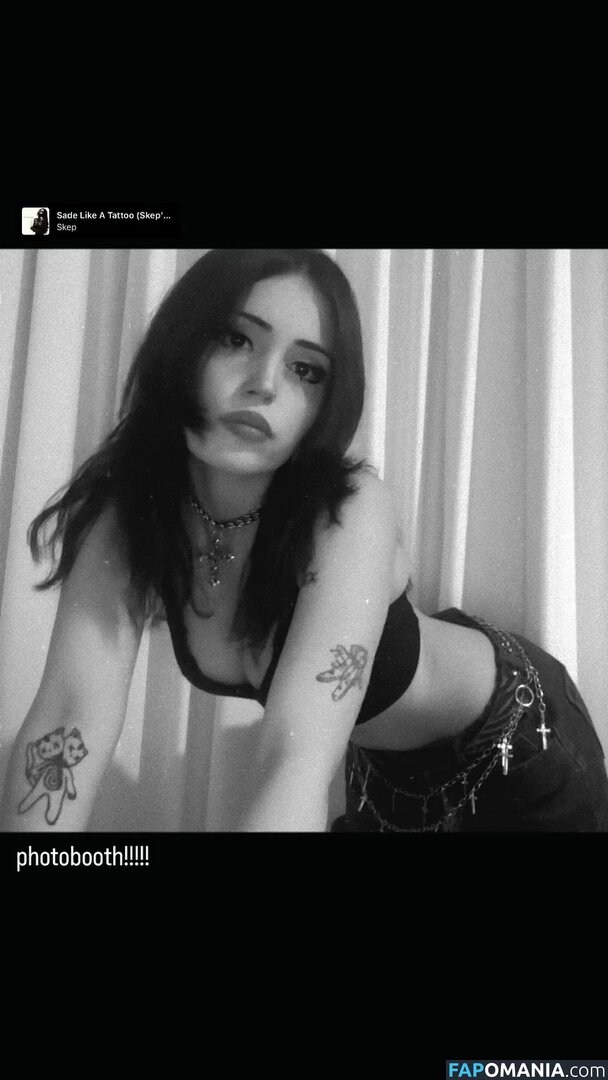 Mia Rodriguez / mia.rodriguez.z.z / miaaarodriguezzz / miarodriguezfeet Nahý OnlyFans  Uniklá fotka #35