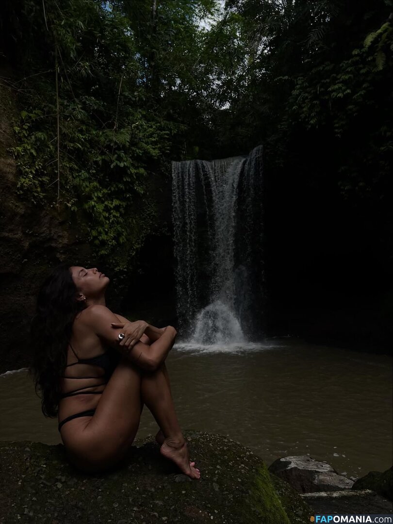 Michelle Andrade / https: / mish_andrade / mishvirmish Nahý OnlyFans  Uniklá fotka #7