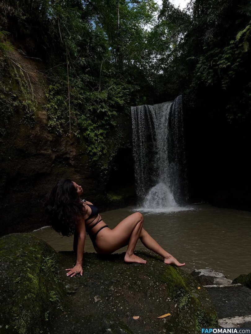 Michelle Andrade / https: / mish_andrade / mishvirmish Nahý OnlyFans  Uniklá fotka #13
