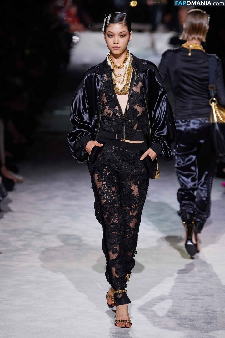 Mika Schneider / mikaschndr Nahý OnlyFans  Uniklá fotka #7