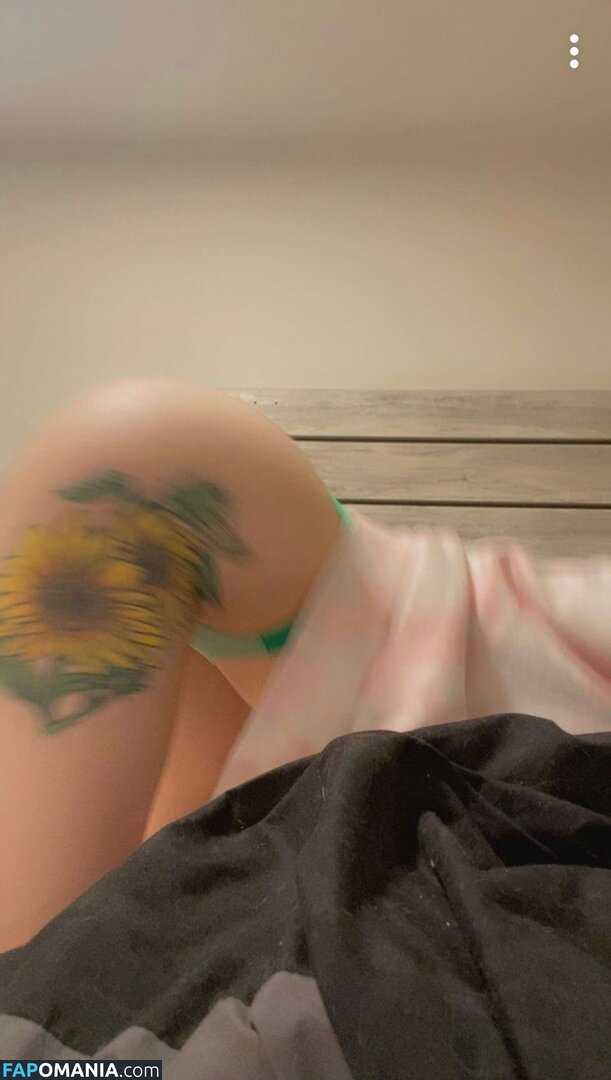 Mikaya / mikachukaylaroo Nahý OnlyFans  Uniklá fotka #5
