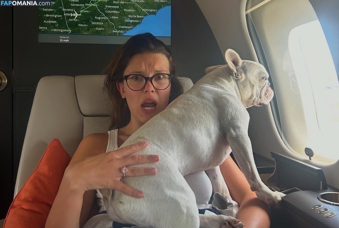 Millie Bobby Brown / milliebobbybrown Nahý OnlyFans  Uniklá fotka #21