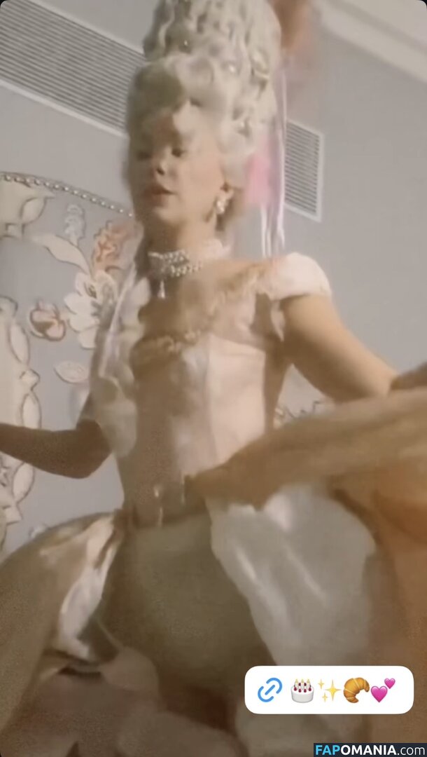 Millie Bobby Brown / milliebobbybrown Nahý OnlyFans  Uniklá fotka #117
