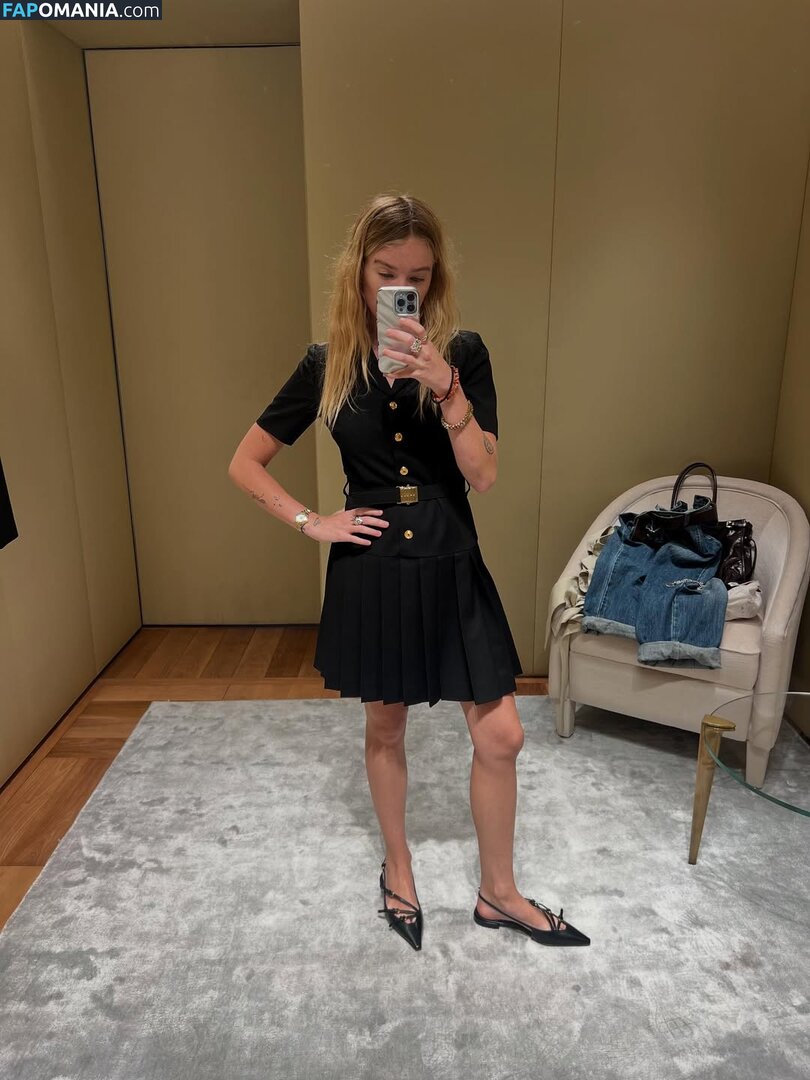 Milly Alcock / https: / millyalcock Nahý OnlyFans  Uniklá fotka #285