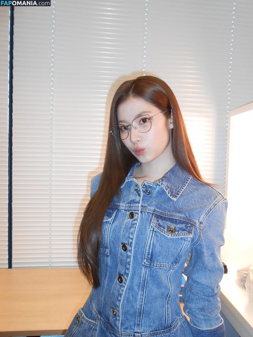 Minatozaki Sana / TWICE / m.by__sana Nahý OnlyFans  Uniklá fotka #54