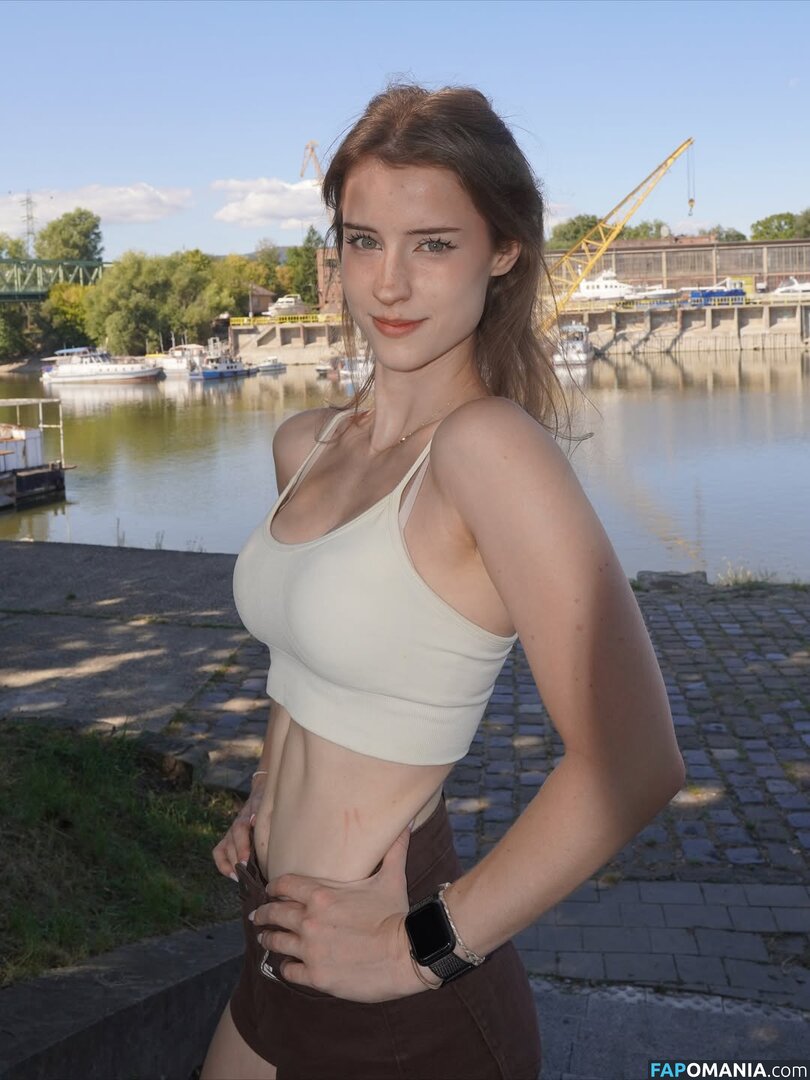Mira.004 / model_mira Nahý OnlyFans  Uniklá fotka #1457