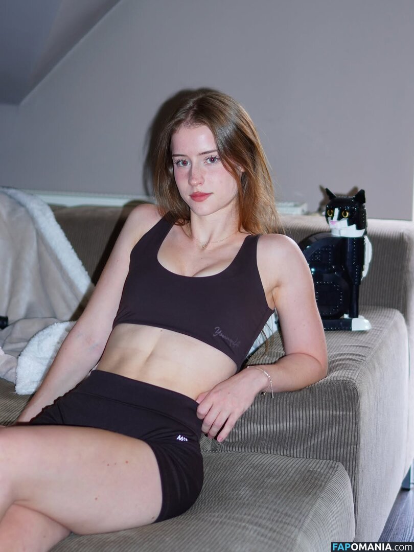 Mira.004 / model_mira Nahý OnlyFans  Uniklá fotka #1511