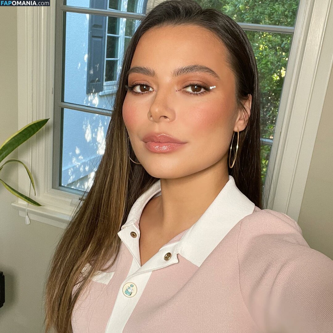 Miranda Cosgrove / MirandaCosgrove / onlyfanssz Nahý OnlyFans  Uniklá fotka #67