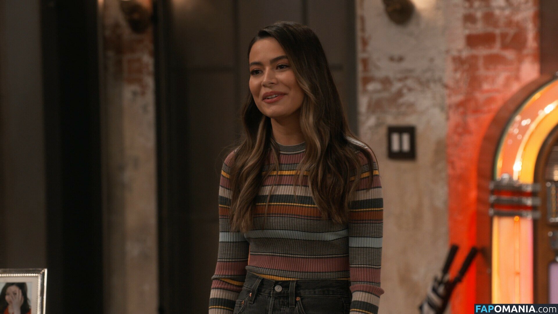Miranda Cosgrove / MirandaCosgrove / onlyfanssz Nahý OnlyFans  Uniklá fotka #78