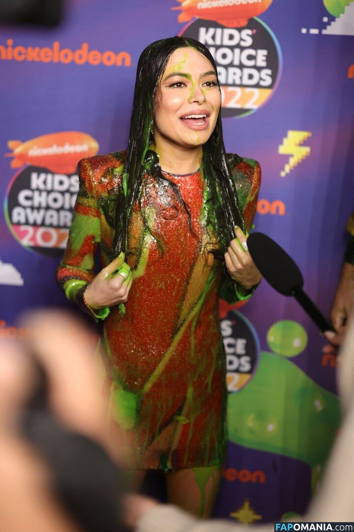 Miranda Cosgrove / MirandaCosgrove / onlyfanssz Nahý OnlyFans  Uniklá fotka #451