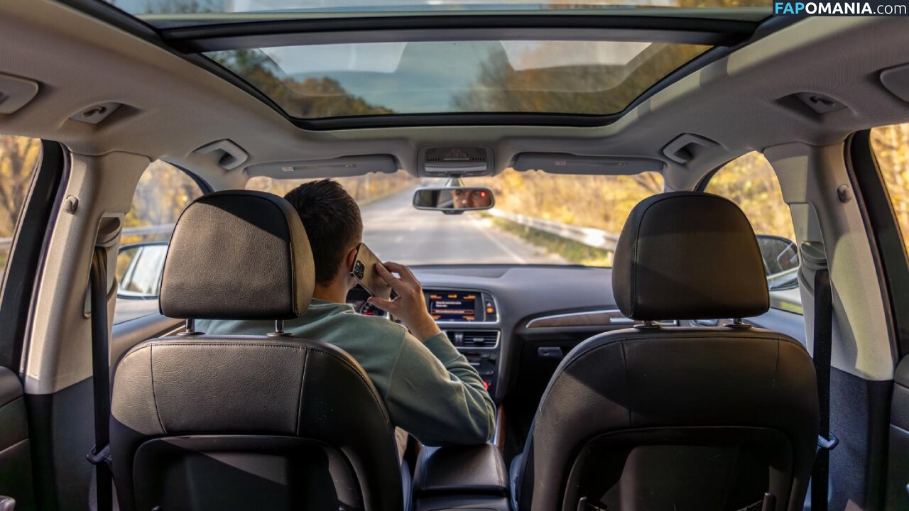 Moonroof Nahý OnlyFans  Uniklá fotka #1