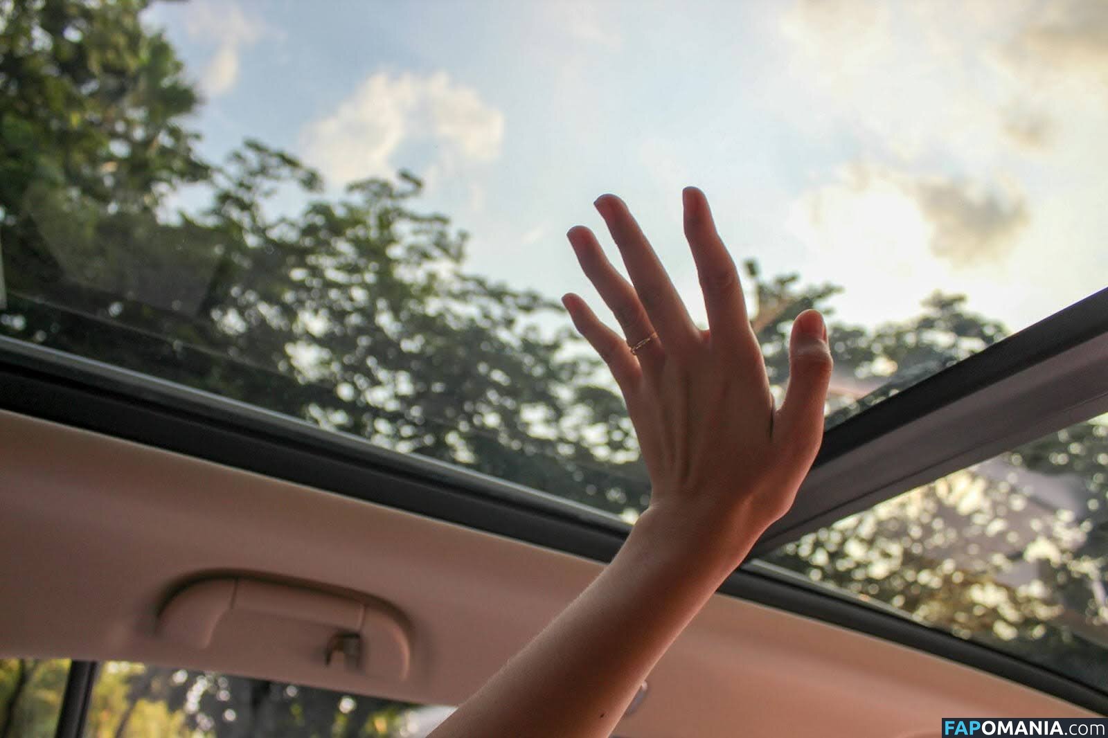 Moonroof Nahý OnlyFans  Uniklá fotka #6