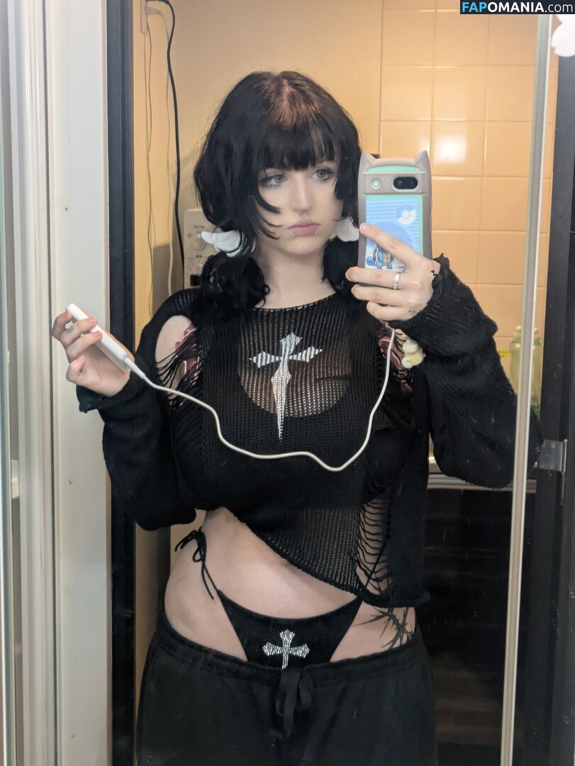 Mylittlerobin / _littlerobin_ Nahý OnlyFans  Uniklá fotka #1
