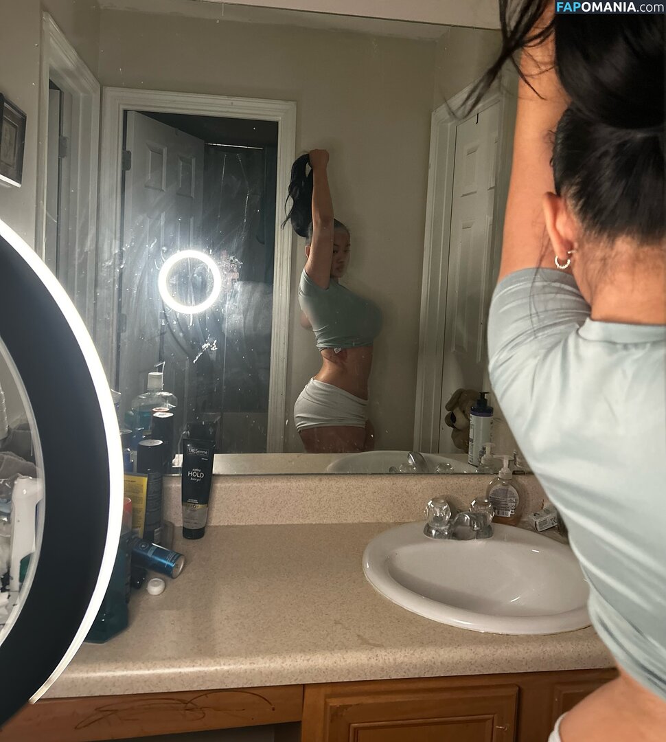 N66yk / https: / nreaux / trillnayla Nahý OnlyFans  Uniklá fotka #6
