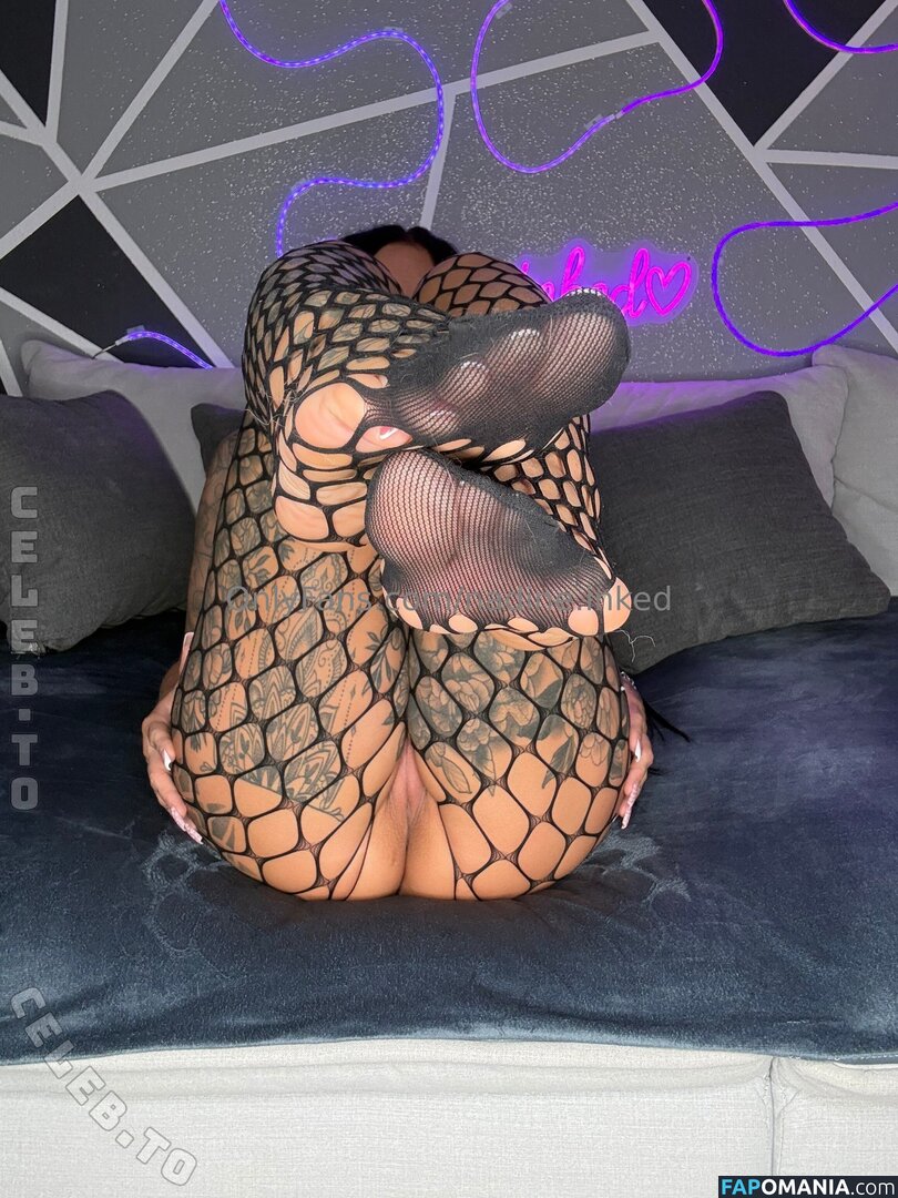 Nadine.inked / https: Nahý OnlyFans  Uniklá fotka #2
