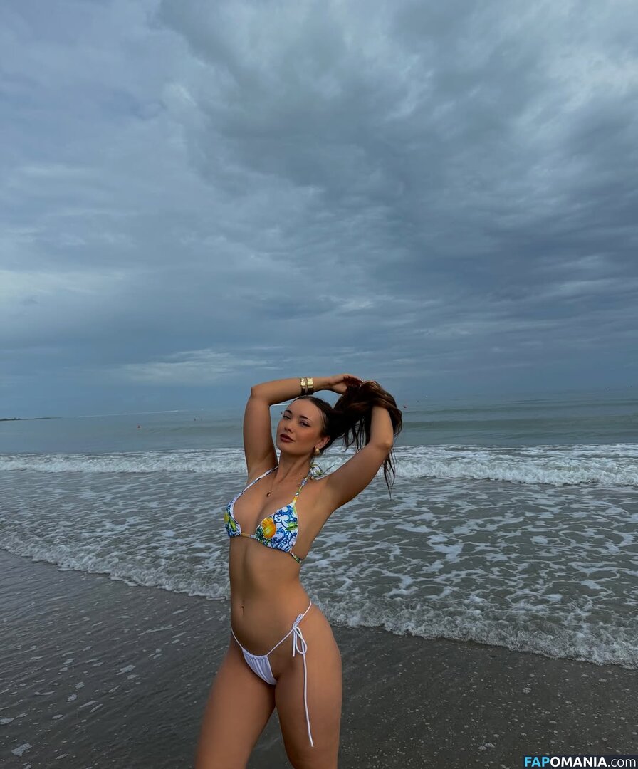 lunaabaabe / naomy_jakab Nahý OnlyFans  Uniklá fotka #3