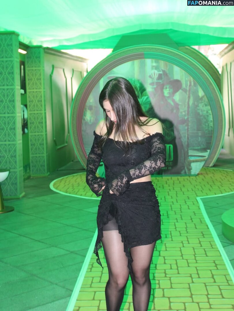 Nashla / Nashlabogaert__ / https: / nashla22 Nahý OnlyFans  Uniklá fotka #6