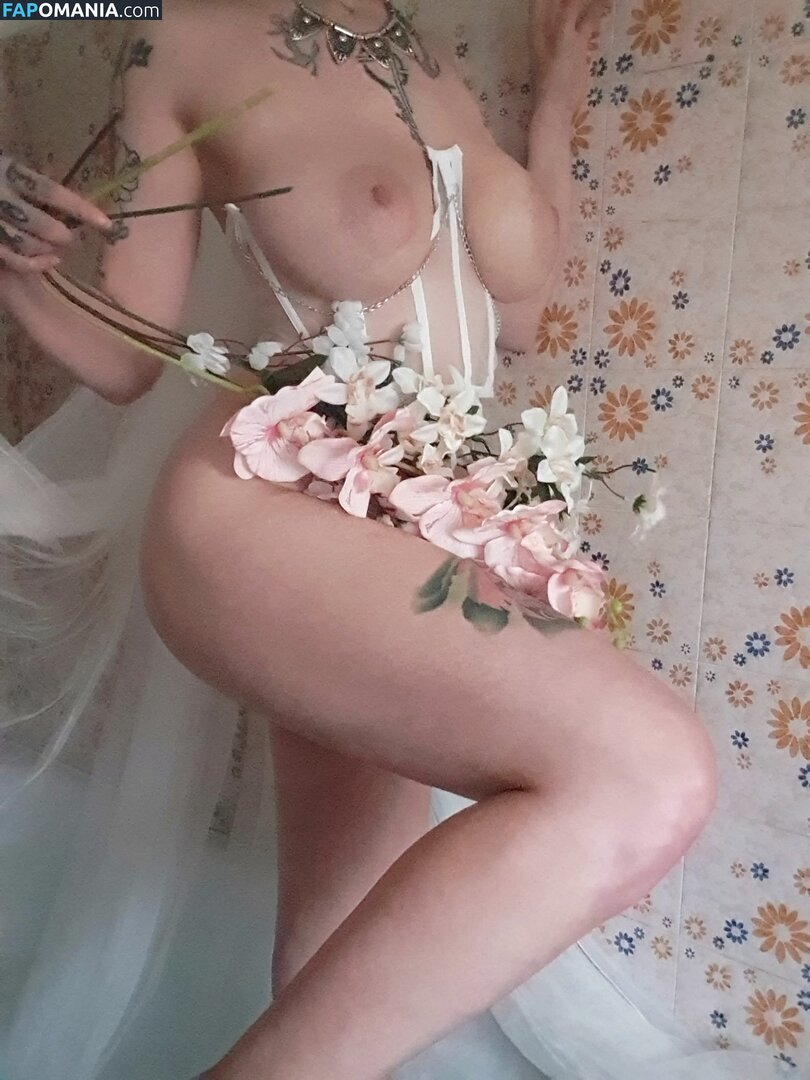 NausicaaRondina Nahý OnlyFans  Uniklá fotka #22