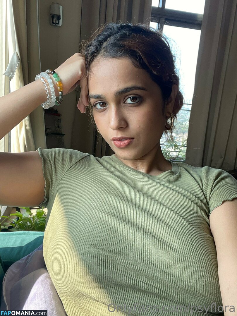 Neelam Kudale / psychedelicflora. / tara.kudale Nahý OnlyFans  Uniklá fotka #1