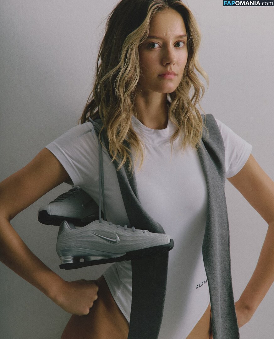 Nicola Cavanis / nicola / nicolaca_ Nahý OnlyFans  Uniklá fotka #1640