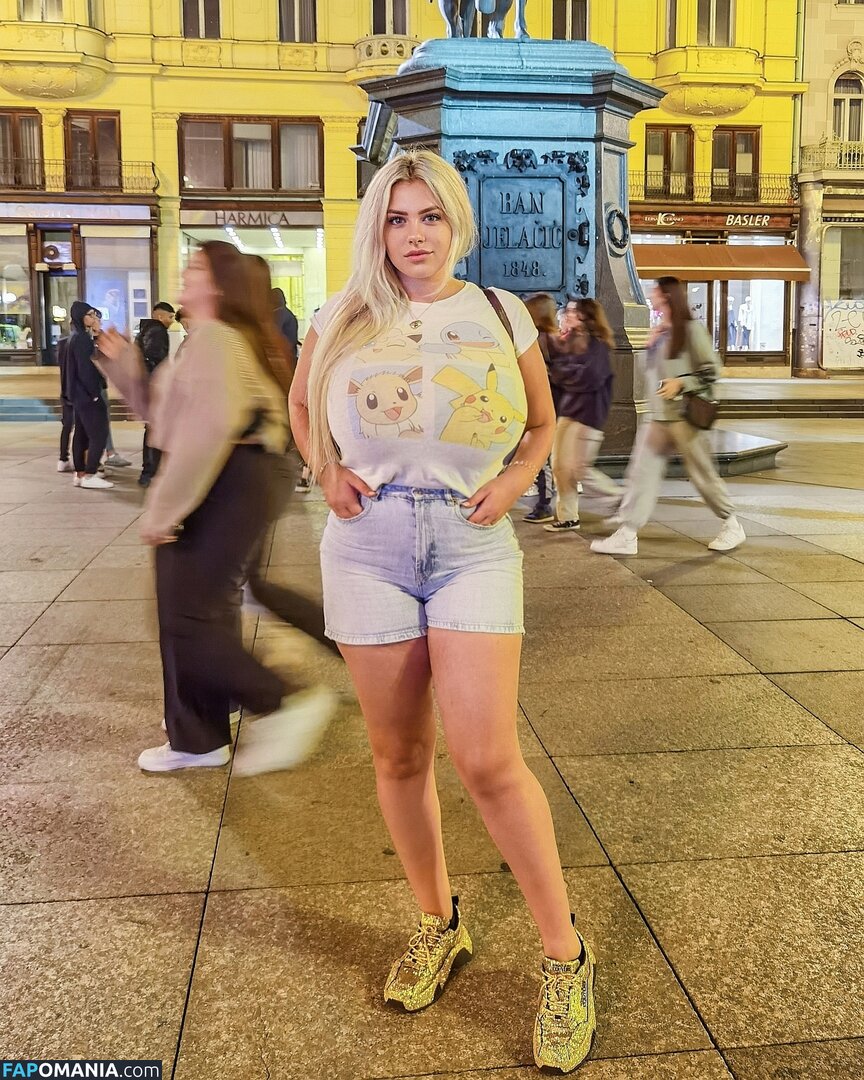 Nina Phoenix / Tamara Dido / https: / ninaphoenix / ninaphoenix_ Nahý OnlyFans  Uniklá fotka #292