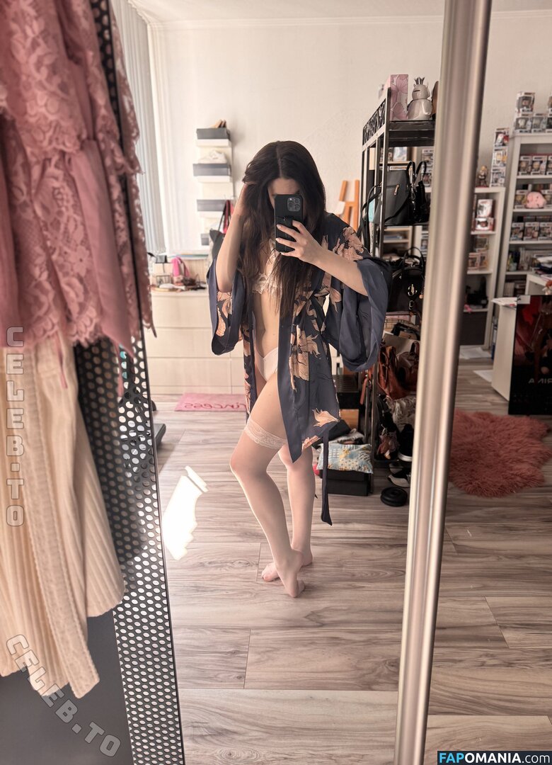 Nini Raven / Nini_Raven / raven_nini Nahý OnlyFans  Uniklá fotka #4