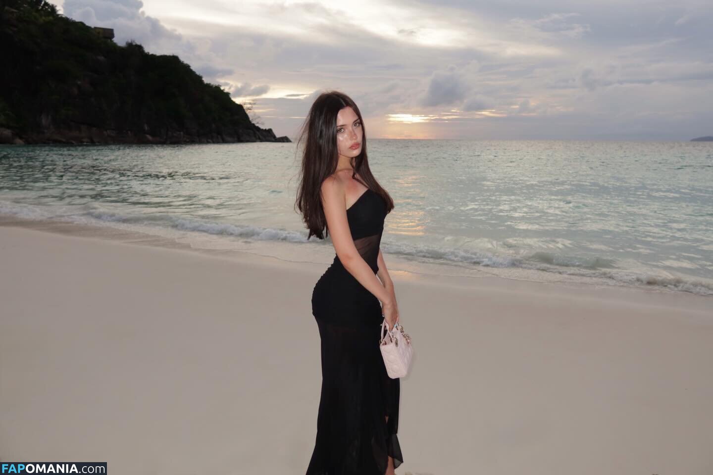 notevuushka Nahý OnlyFans  Uniklá fotka #2