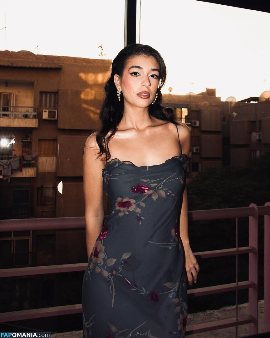 Nourine Abouseada / https: / nourineabouseada Nahý OnlyFans  Uniklá fotka #7