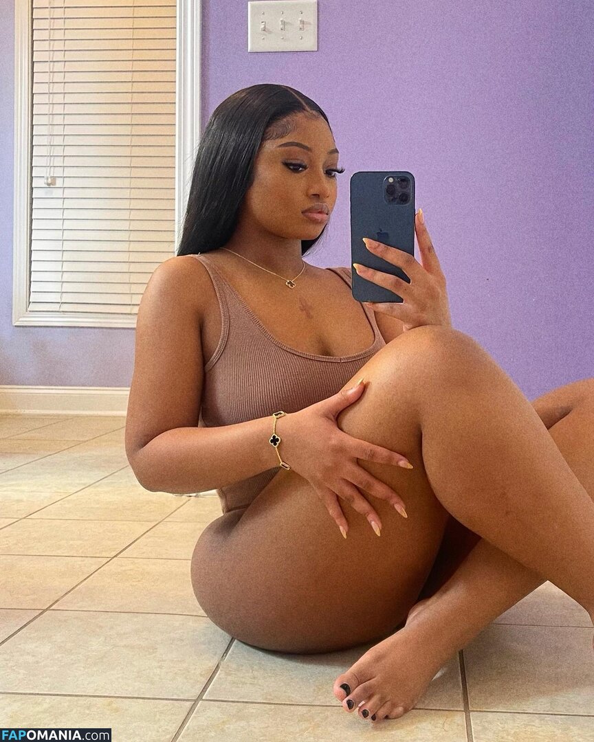 NylaBaknari / baknari / https: Nahý OnlyFans  Uniklá fotka #1