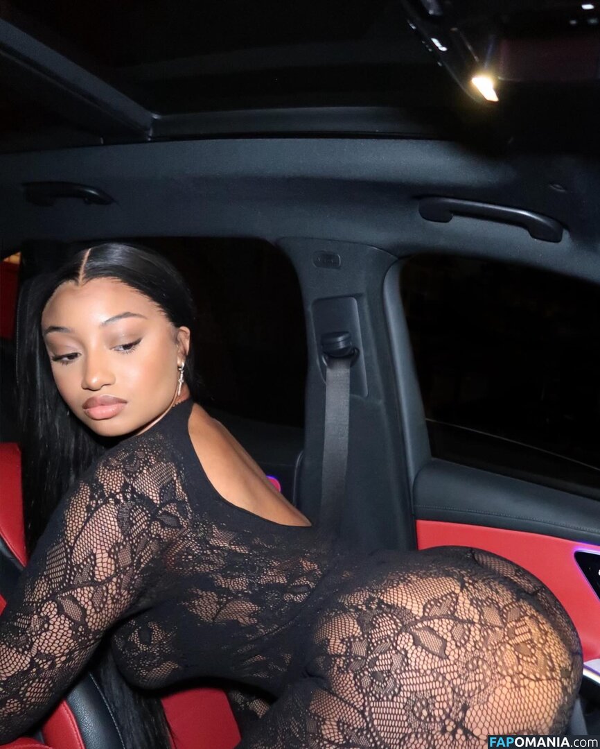 NylaBaknari / baknari / https: Nahý OnlyFans  Uniklá fotka #7