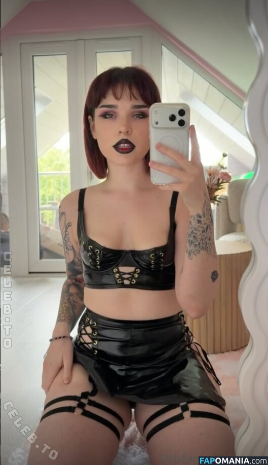 NYYXXII / https: / nyyxxii_ / therealnyyxxii Nahý OnlyFans  Uniklá fotka #1