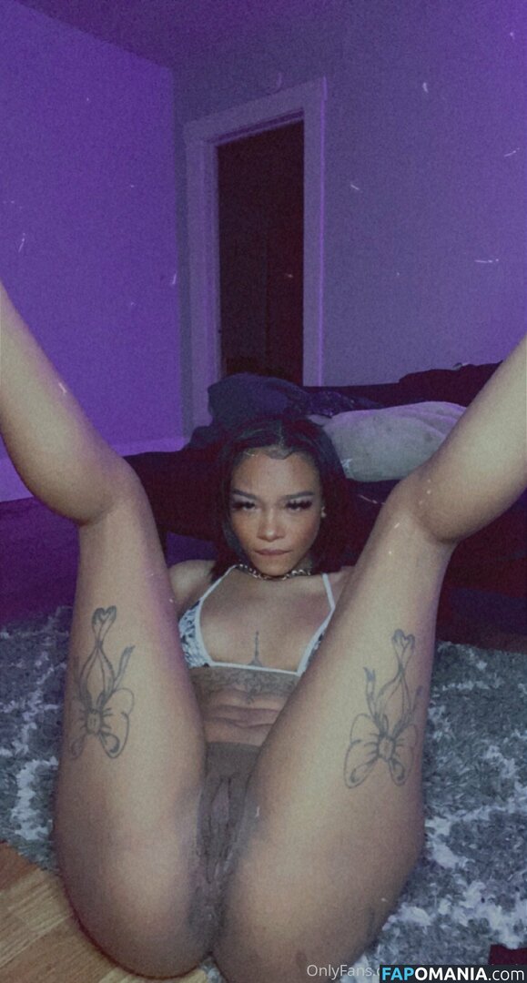 ohsoyouaaliyah Nahý OnlyFans  Uniklá fotka #1