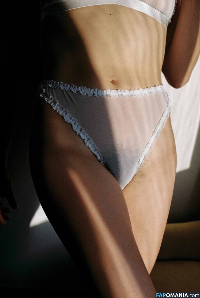 paeulini Nahý OnlyFans  Uniklá fotka #4