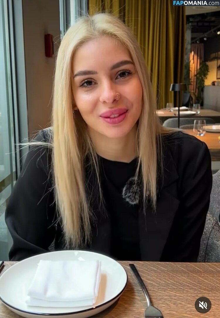 amator_csajok / f.lillaa / petratimea Nahý OnlyFans  Uniklá fotka #1689