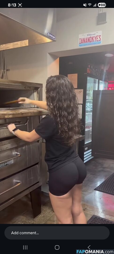 Pizzeria Baddies Nahý OnlyFans  Uniklá fotka #2