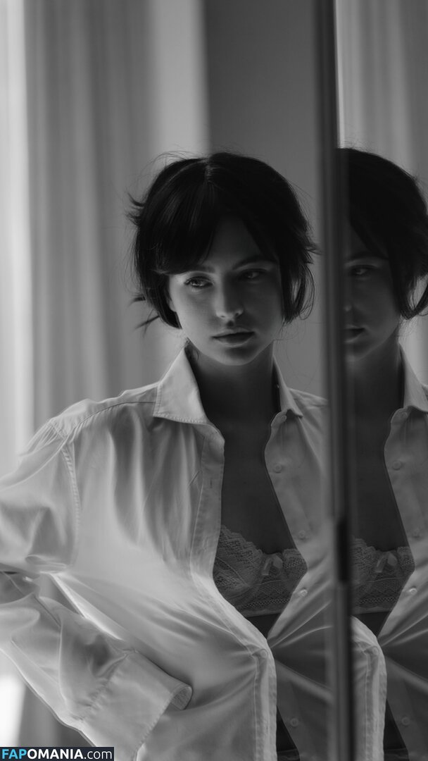 Pauline Maugauin / Pola Petrenko / polapetrenko Nahý OnlyFans  Uniklá fotka #5