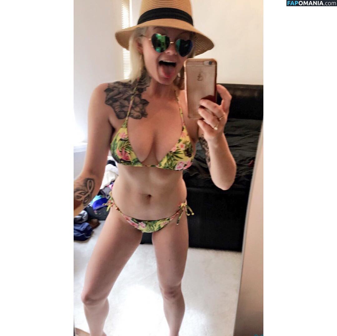 Darts / Polly James / pollyjames Nahý OnlyFans  Uniklá fotka #20