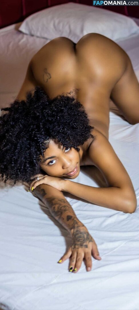 Pretinha Claire / https: / pretinhaclaire Nahý OnlyFans  Uniklá fotka #4