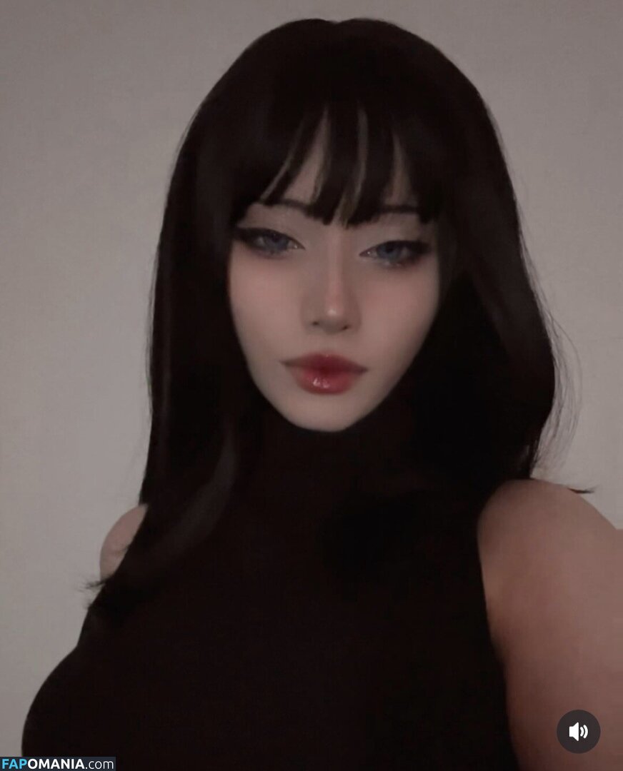 caseys_gxrlfriend / cosplaynsfw / prymsgarden Nahý OnlyFans  Uniklá fotka #2