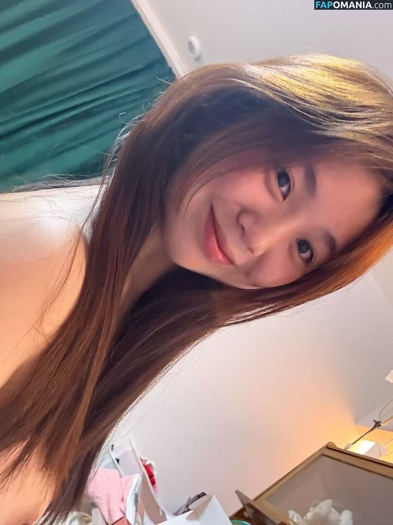 https: / qianqianwan96 Nahý OnlyFans  Uniklá fotka #1