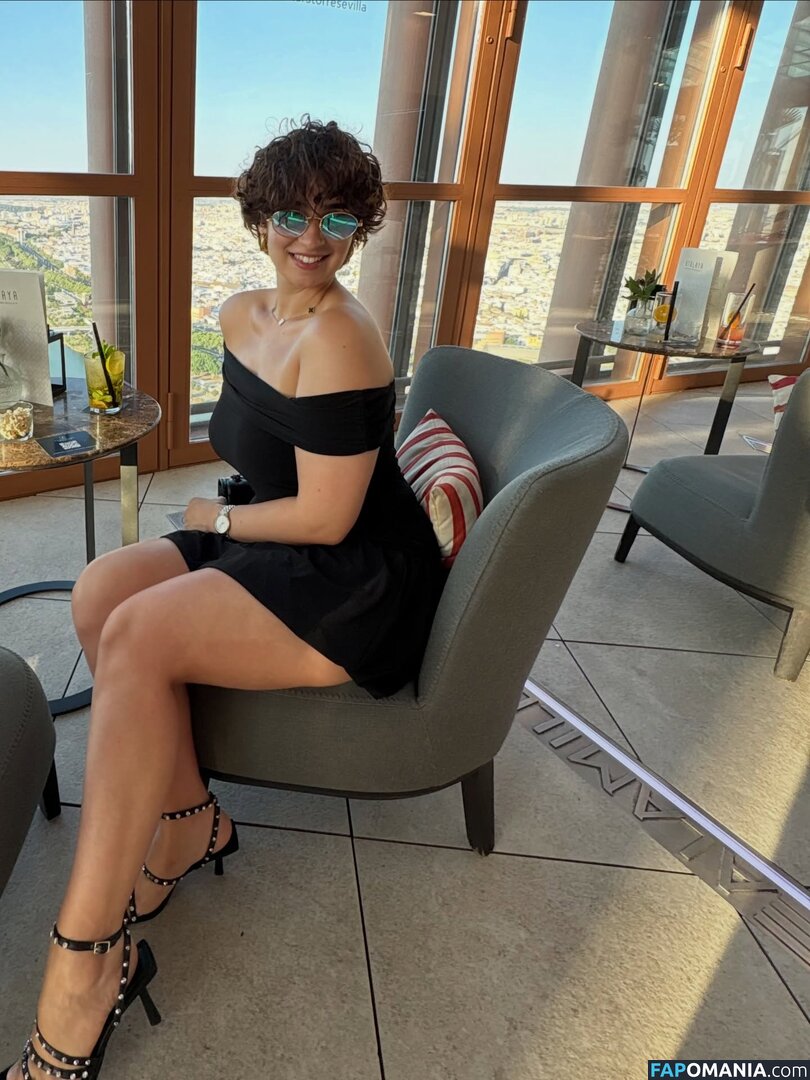 Queen Maryam / therealmaryamsh Nahý OnlyFans  Uniklá fotka #7