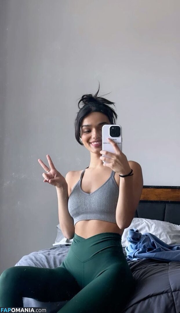 Rachel Zegler / rachelzegler / rachmariexoxo Nahý OnlyFans  Uniklá fotka #866