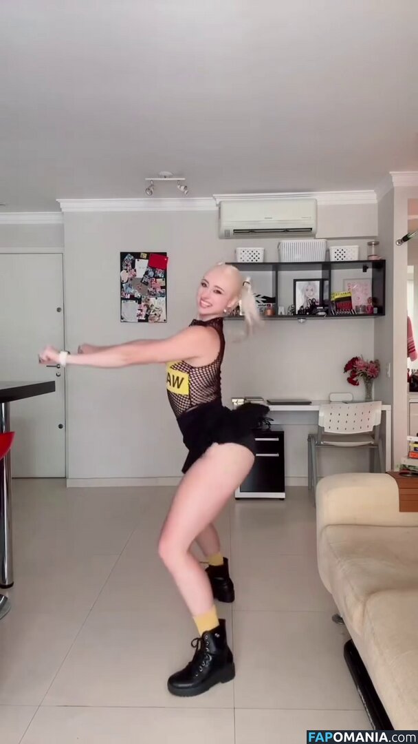 Renata Schneider / renata.c.schneider Nahý OnlyFans  Uniklá fotka #5