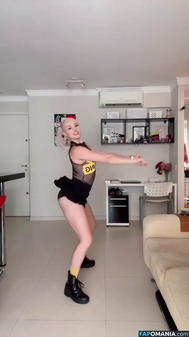 Renata Schneider / renata.c.schneider Nahý OnlyFans  Uniklá fotka #6